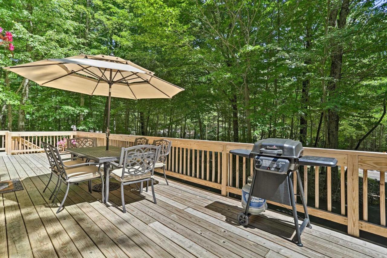 Bear Den Rustic Pocono Lake Home With Game Room! Exterior foto