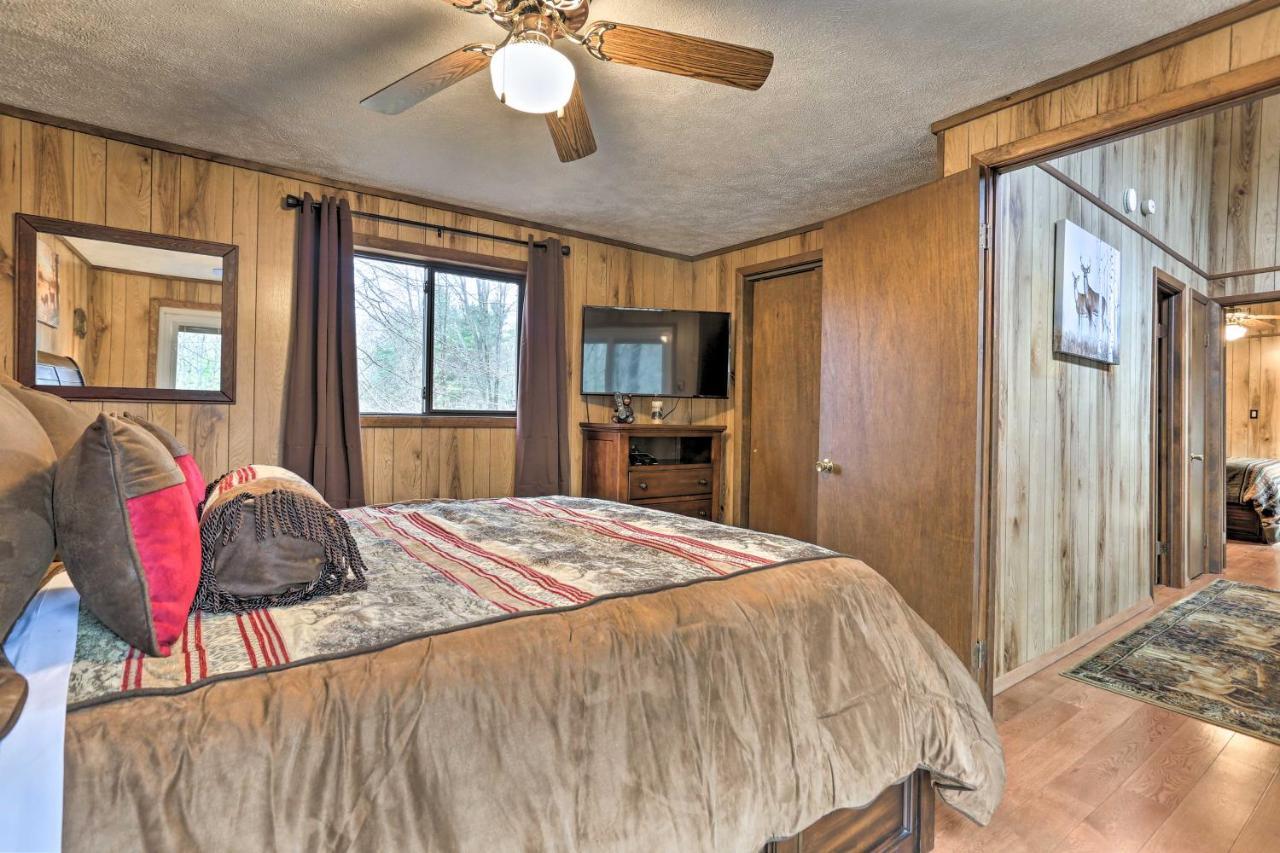 Bear Den Rustic Pocono Lake Home With Game Room! Exterior foto