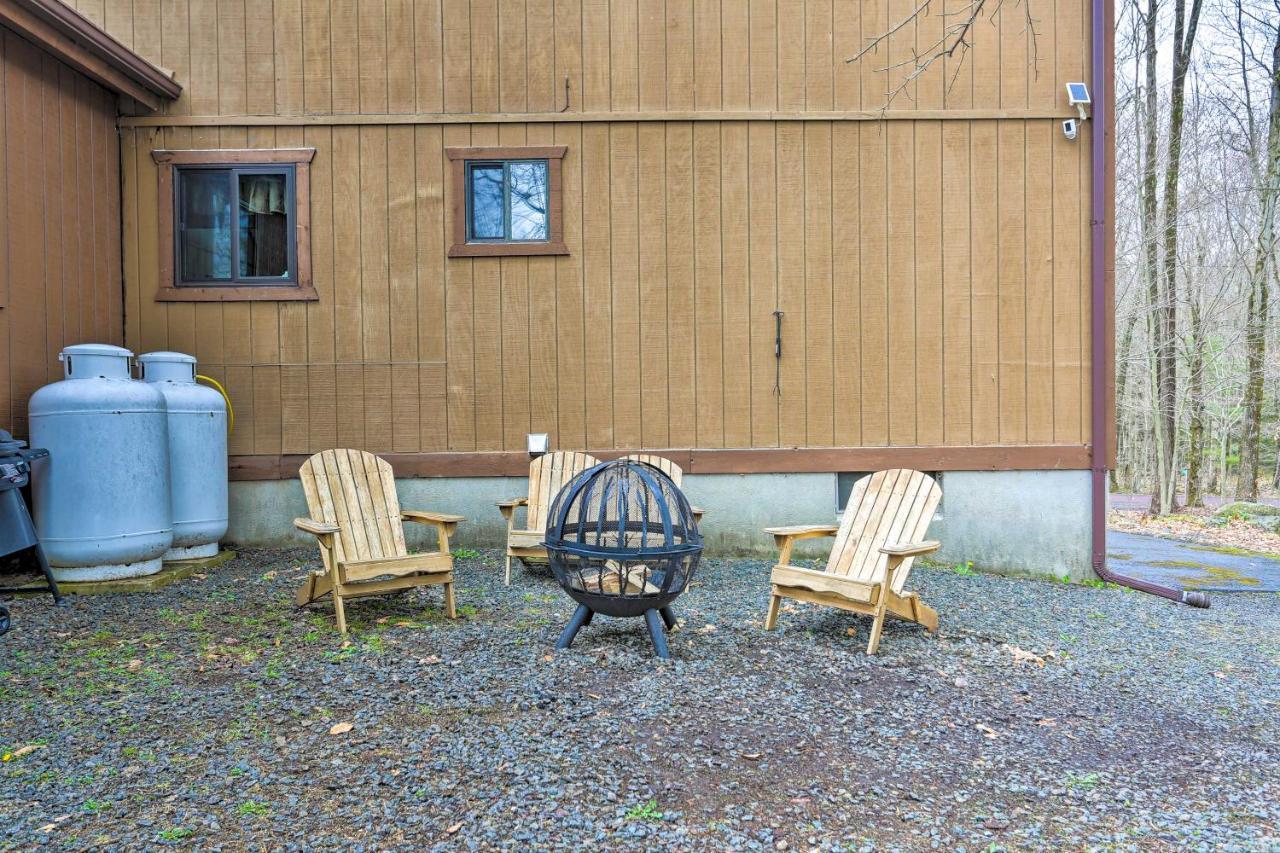 Bear Den Rustic Pocono Lake Home With Game Room! Exterior foto